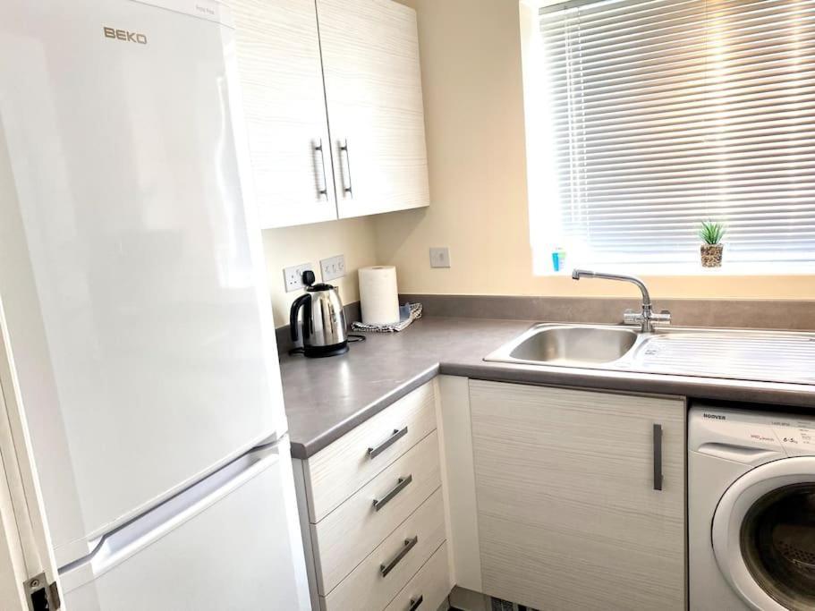 Amazing 2-Bed City Centre Apt With Parking Coventry Buitenkant foto