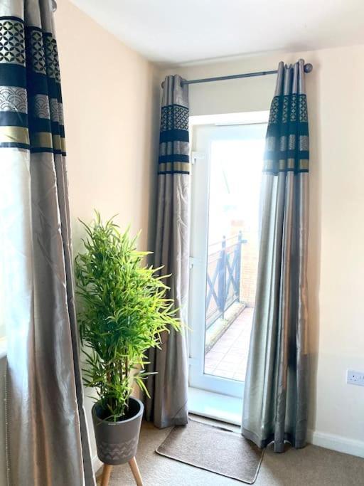 Amazing 2-Bed City Centre Apt With Parking Coventry Buitenkant foto