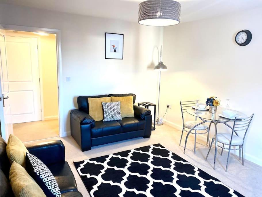 Amazing 2-Bed City Centre Apt With Parking Coventry Buitenkant foto