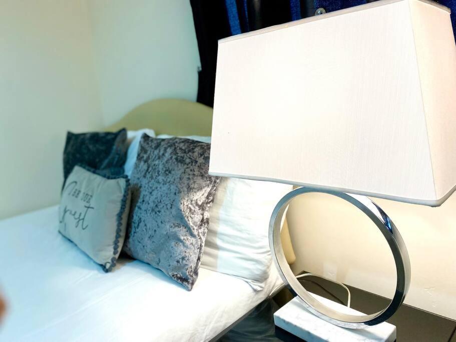 Amazing 2-Bed City Centre Apt With Parking Coventry Buitenkant foto
