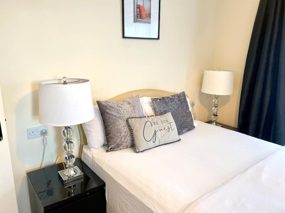 Amazing 2-Bed City Centre Apt With Parking Coventry Buitenkant foto