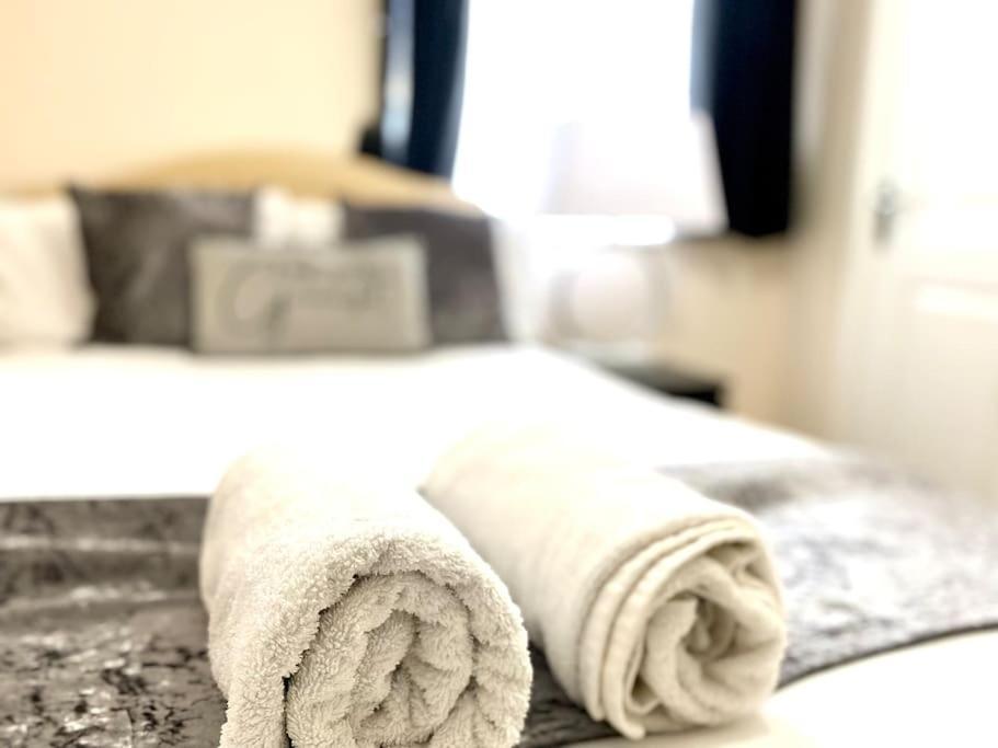 Amazing 2-Bed City Centre Apt With Parking Coventry Buitenkant foto